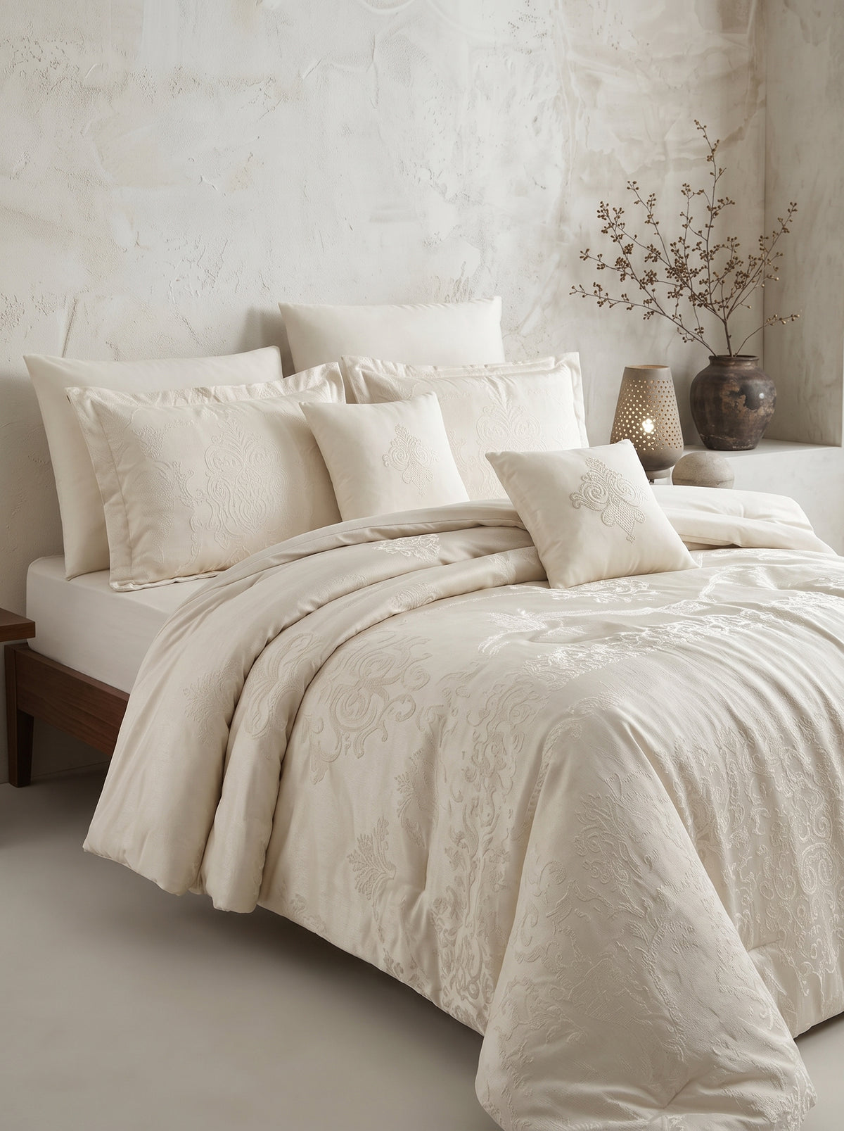 Calvo Nefelibata King Comforter Set, 7 Pieces